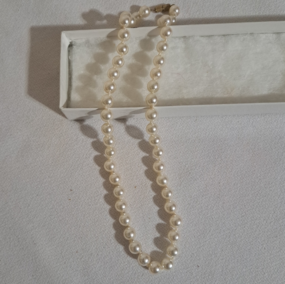 Preppy Faux Pearl Necklace From Macys With Original Box